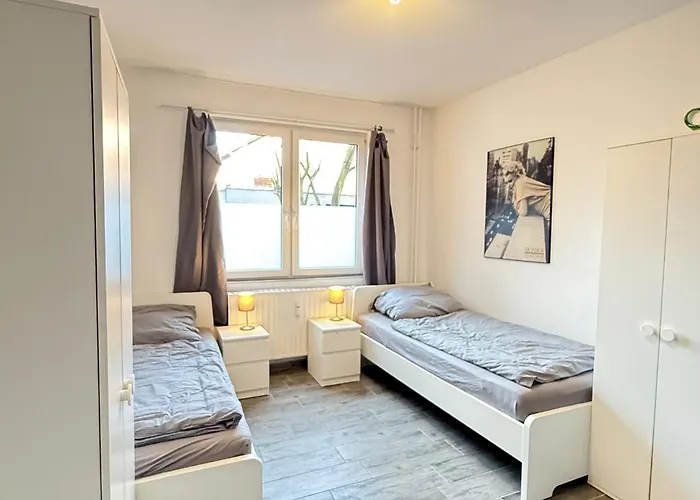 Bege Company Spot 겔젠키르헨