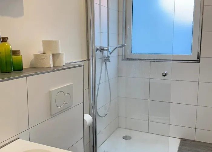 Bege Company Spot 겔젠키르헨